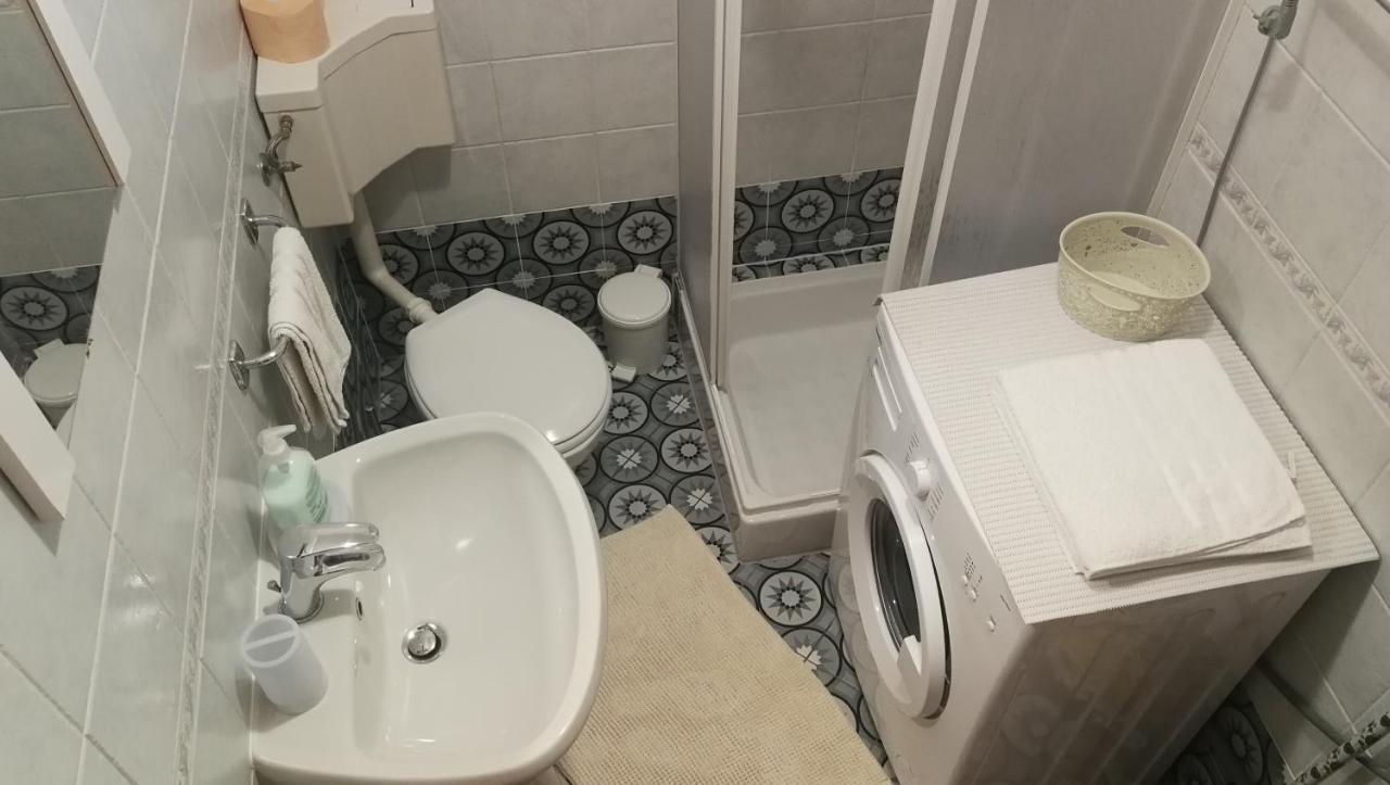 Studio apartman Erika Liznjan Bagian luar foto